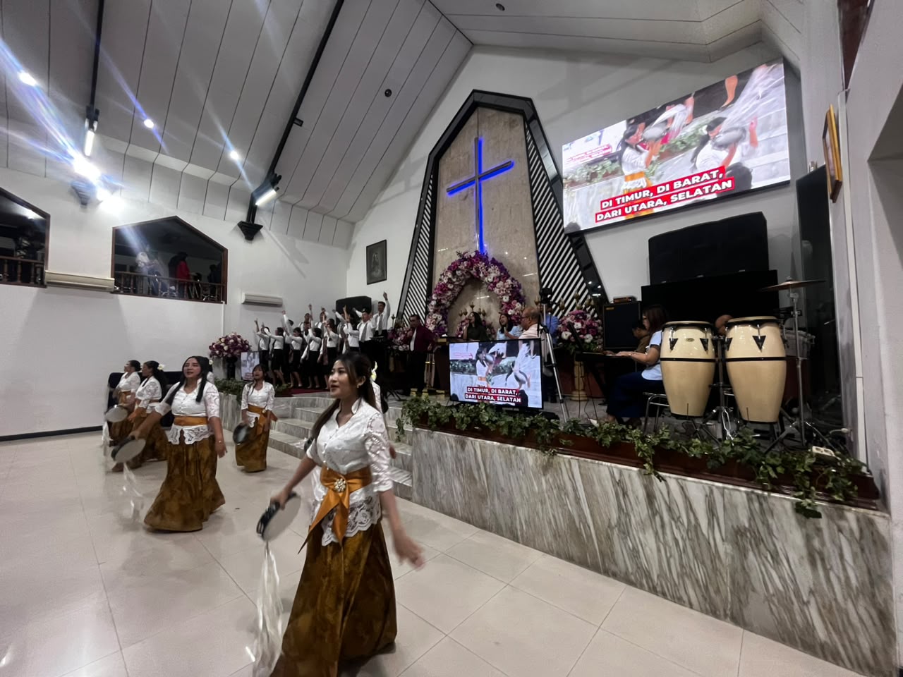 Kebersamaan keluarga Elohim